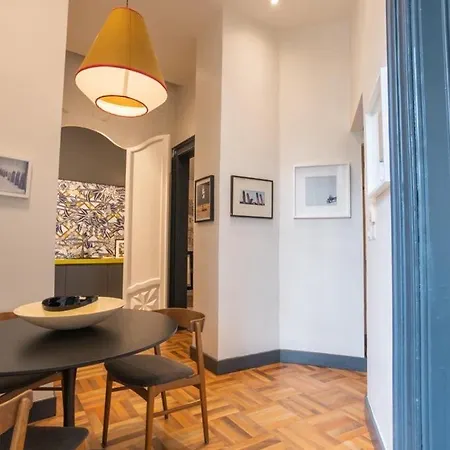 Lavi' Elegante Luminoso Apartment *